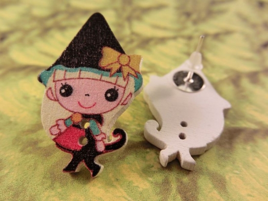 Preview: Wichtel Zwergen Knopf Ohrstecker Holz Natur Button